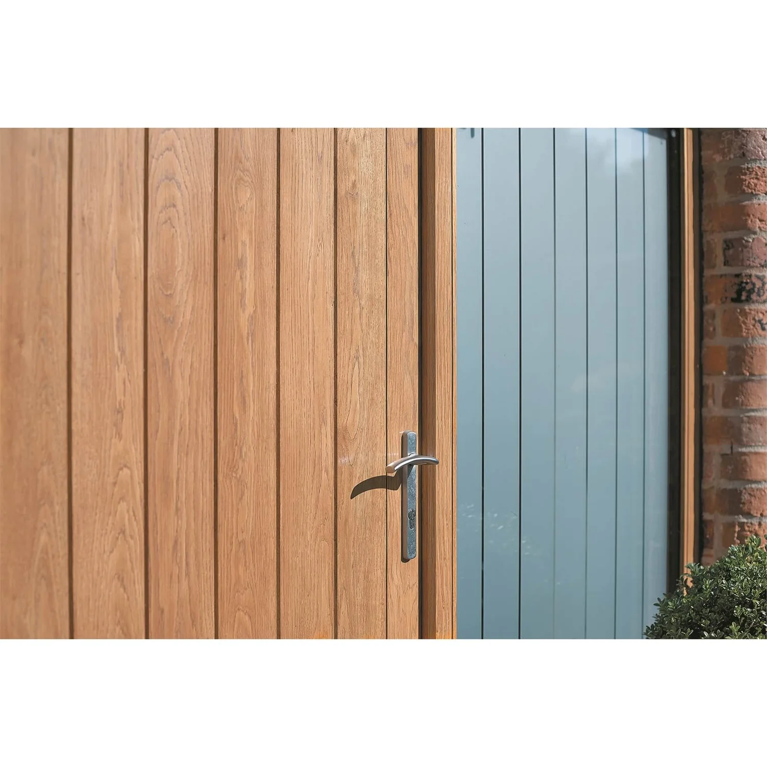 Ronseal Crystal Clear Outdoor Varnish Satin - 2.5L 4 Ronseal Crystal Clear Outdoor Varnish Satin - 2.5L - Image 2