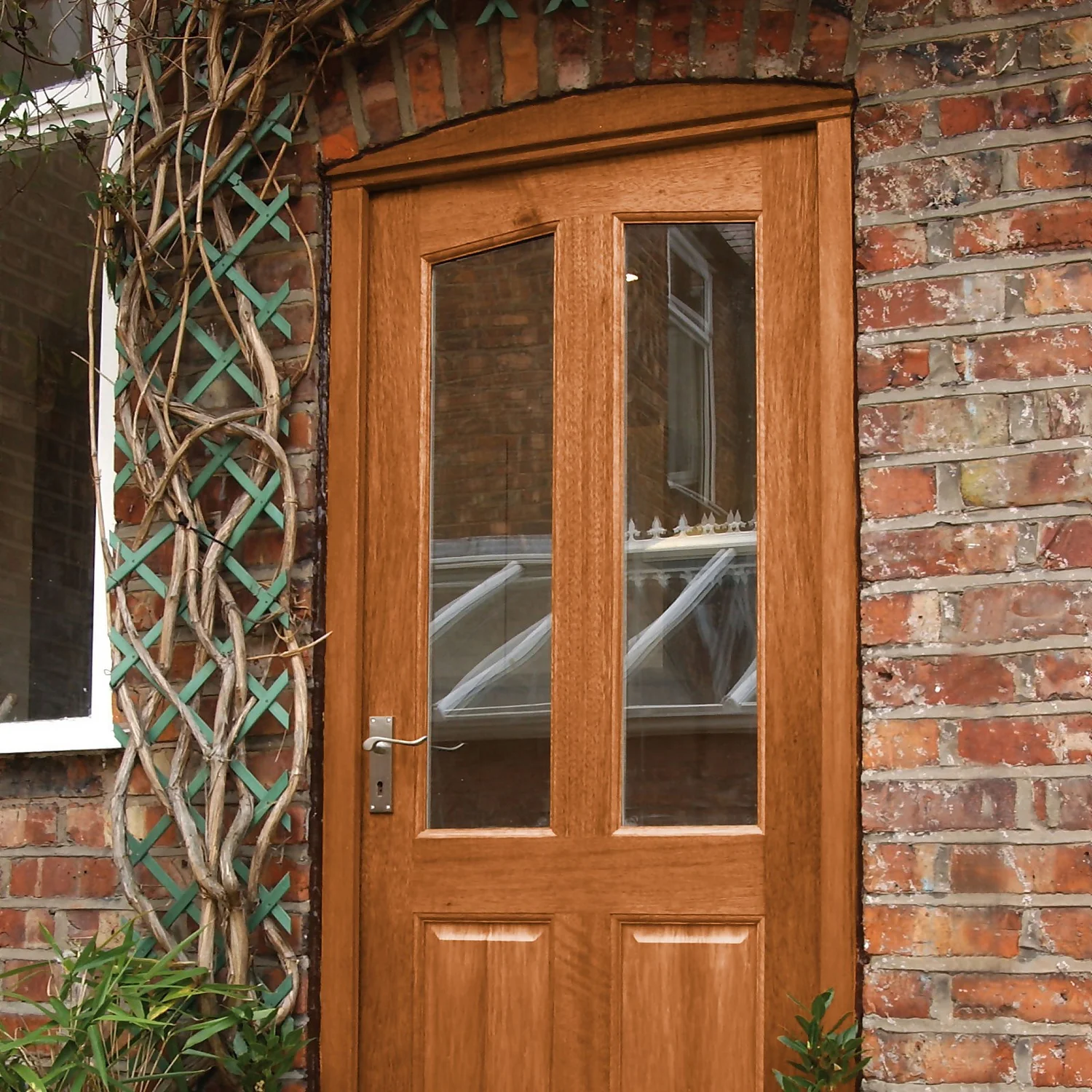 Sadolin Outdoor Wood Varnish Clear Satin - 750ml 4 Sadolin Outdoor Wood Varnish Clear Satin - 750ml - Image 2