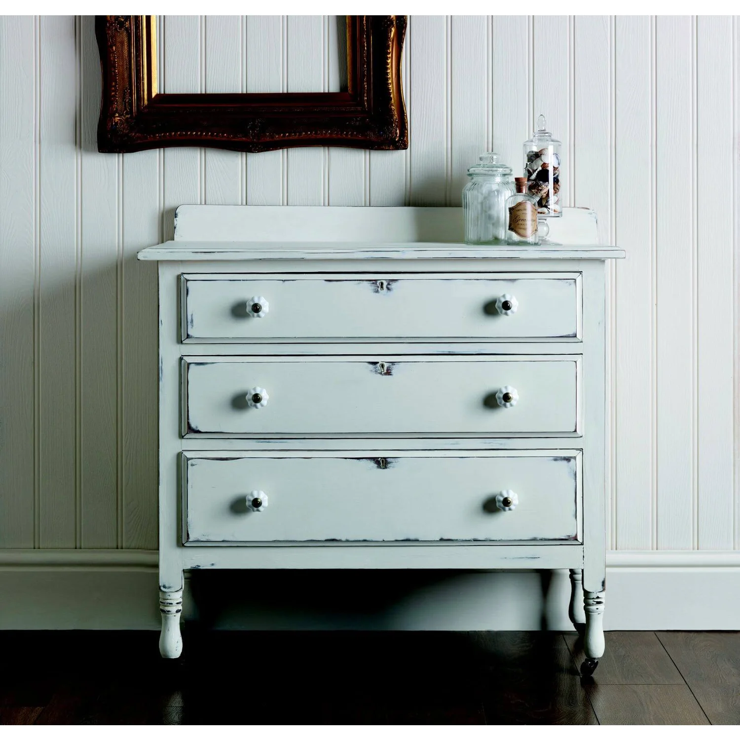 Rust-Oleum Furniture Spray Paint - Antique White - 400ml 4 Rust-Oleum Furniture Spray Paint - Antique White - 400ml - Image 2