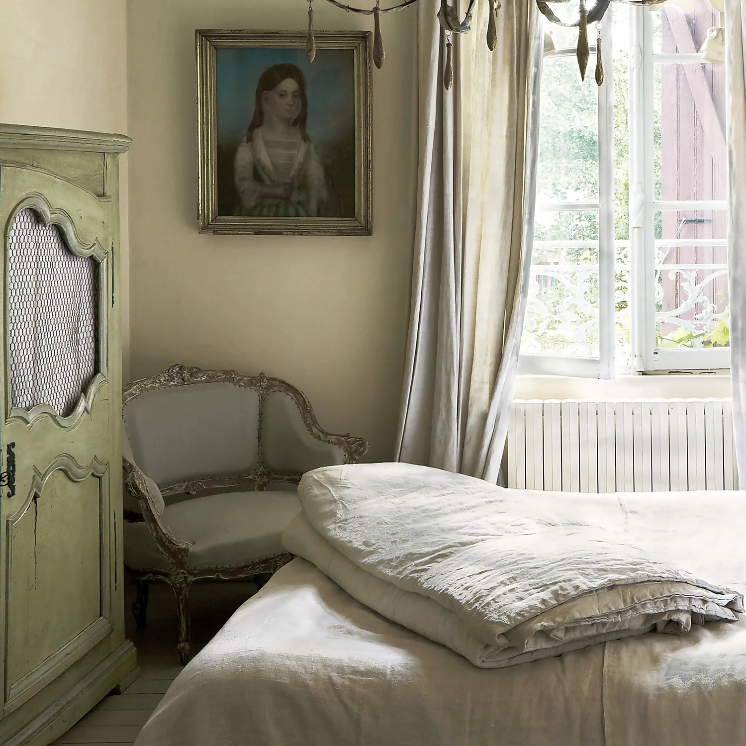 Farrow & Ball Estate Eggshell Paint Ball Green - 2.5L 4 Farrow & Ball Estate Eggshell Paint Ball Green - 2.5L - Image 2