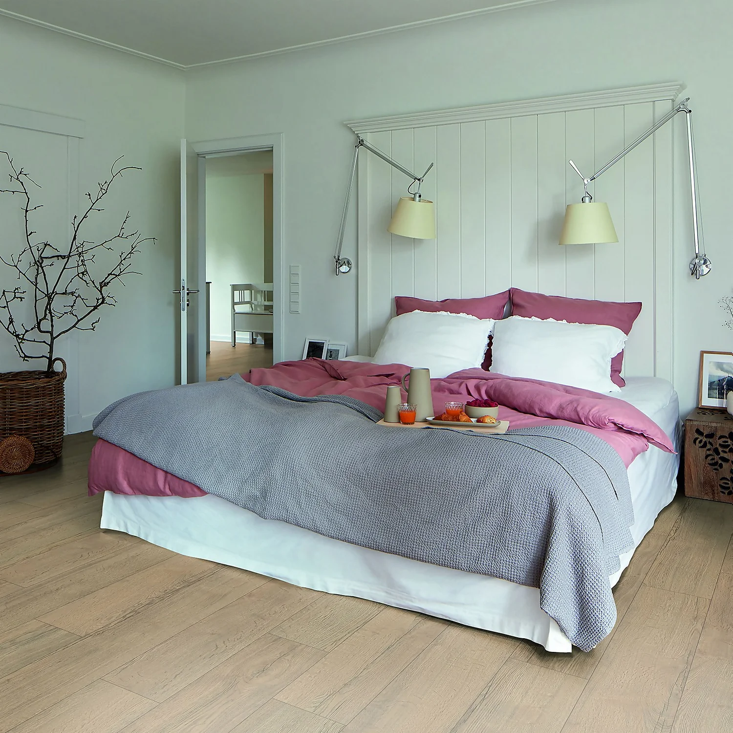 EGGER HOME Natural Elva Oak 8mm Laminate Flooring 3 EGGER HOME Natural Elva Oak 8mm Laminate Flooring